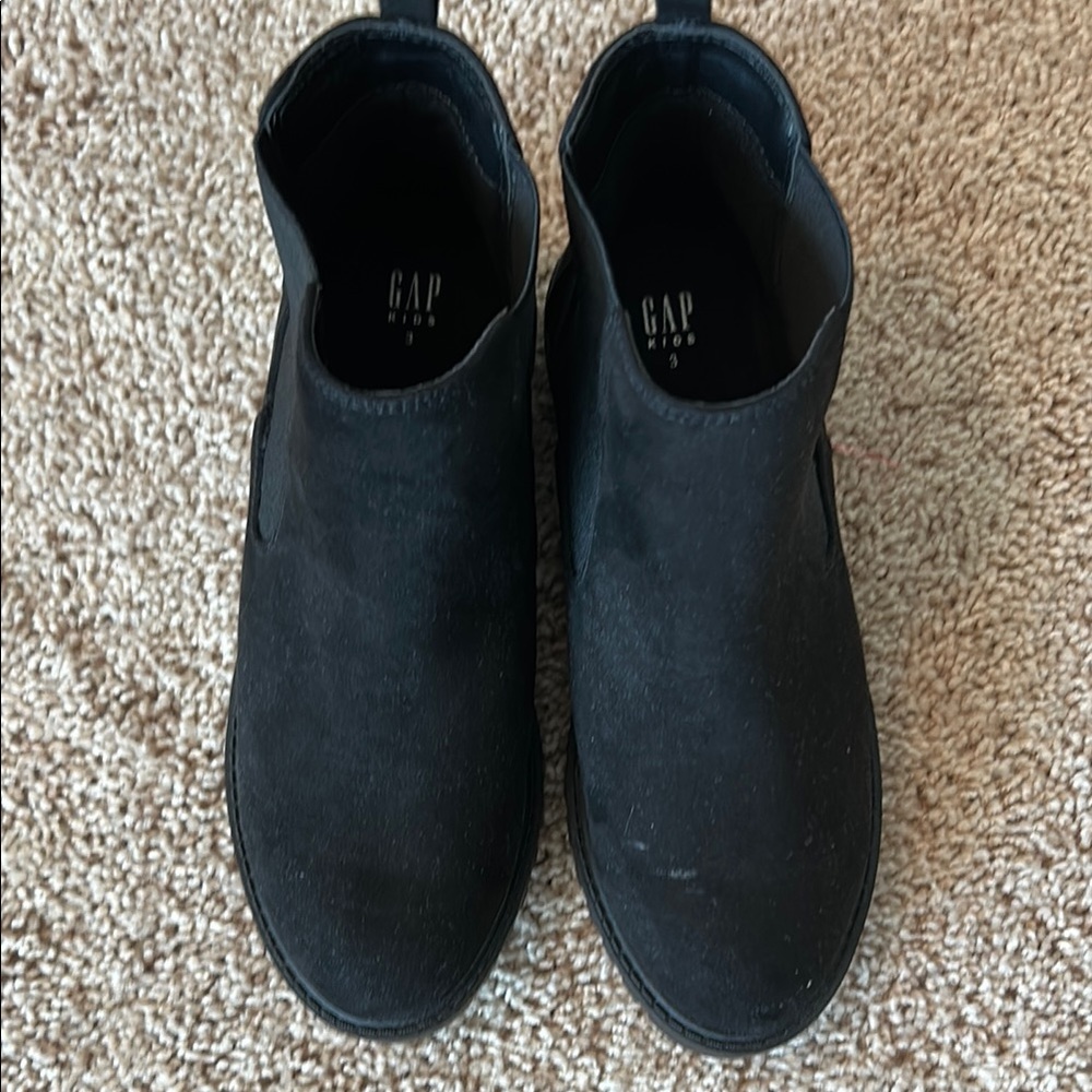 Girls size 3, GAP Sleek Black Suede Boots